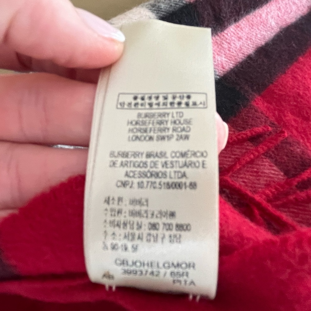 Burberry 100% Cashmere Giant Check Scarf Red, Black & White w/ Box - Worn Once - Picture 4 of 13